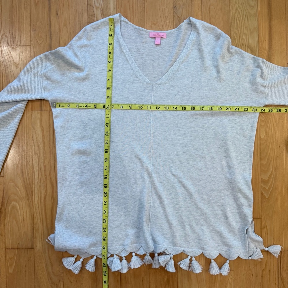 Lilly Pulitzer Martine Tassel V-Neck Sweater Ribbed Sleeves Gray Size Small - Picture 11 of 13